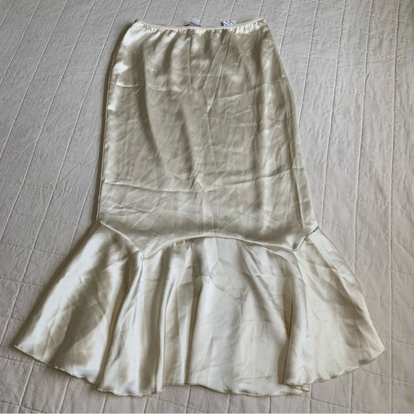 Urban Outfitters Dresses & Skirts - Urban Outfitters Kimchi Blue Cream Midi Skirt Size‎ Medium